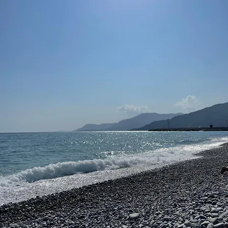 Casa Maggie - Completely Renovated In Alta! Lägenhet Ventimiglia