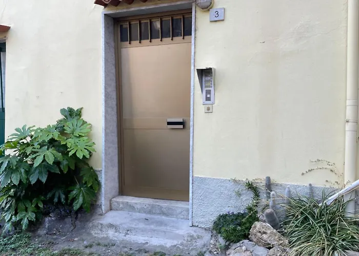 Casa Maggie - Completely Renovated In Alta! * Ventimiglia