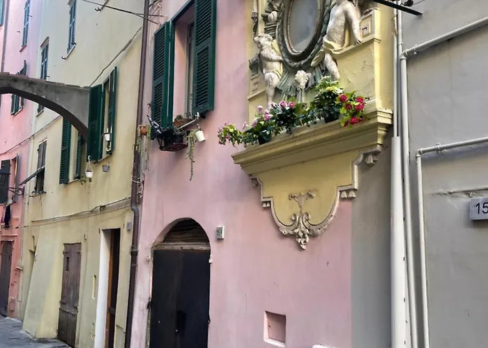Casa Maggie - Completely Renovated In Alta! * Ventimiglia