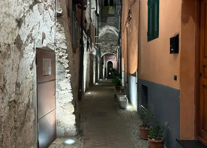 Casa Maggie - Completely Renovated In Alta! * Ventimiglia
