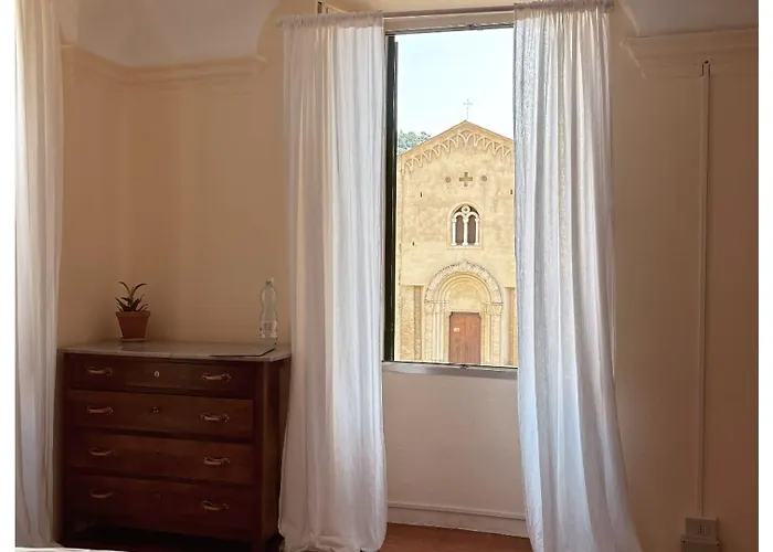 Casa Maggie - Completely Renovated In Alta! Ventimiglia