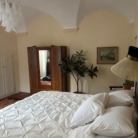 Casa Maggie - Completely Renovated In Alta! * Ventimiglia