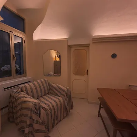 Casa Maggie - Completely Renovated In Alta! * Ventimiglia